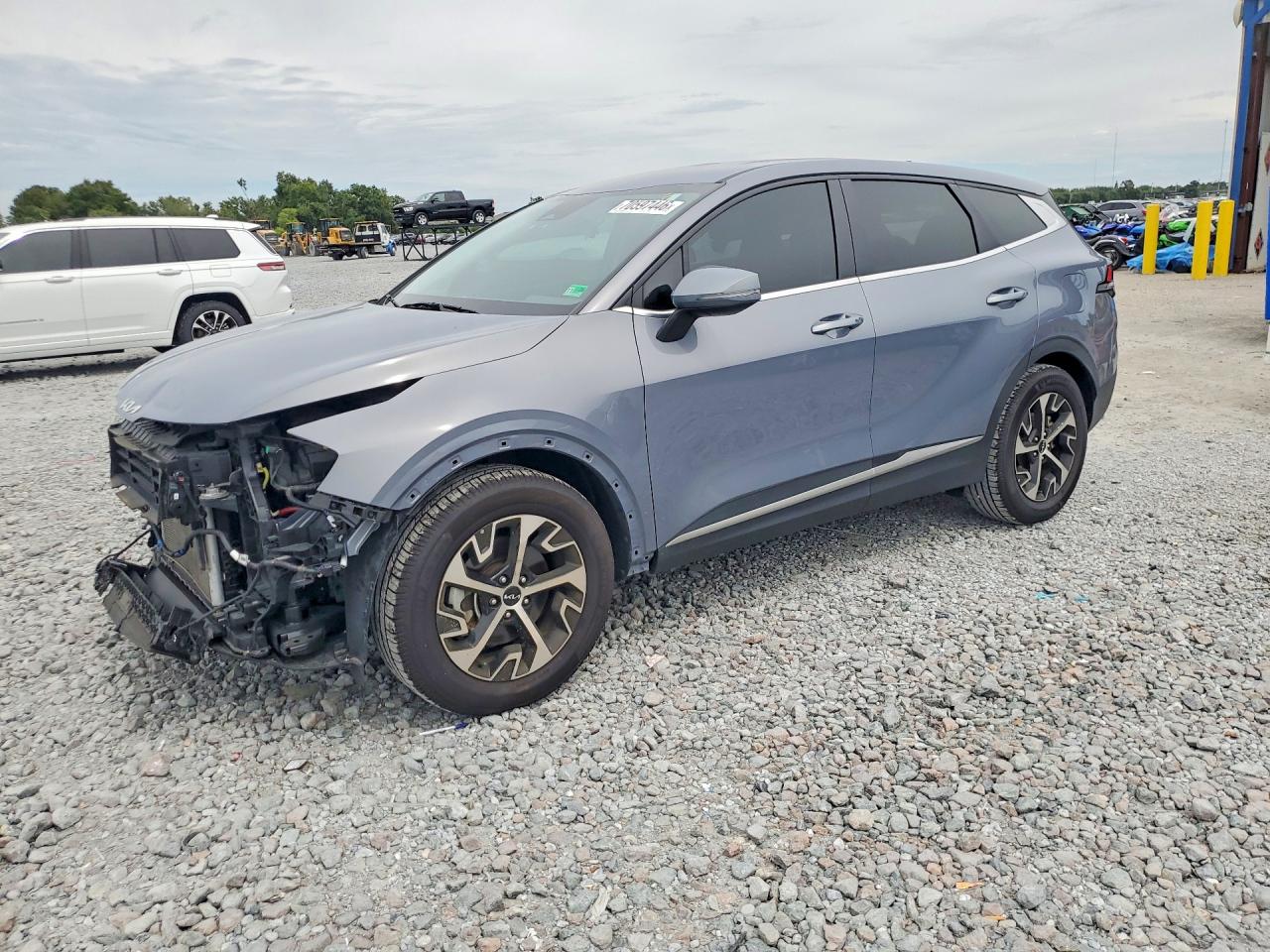 2023 KIA SPORTAGE EX — Front 3/4