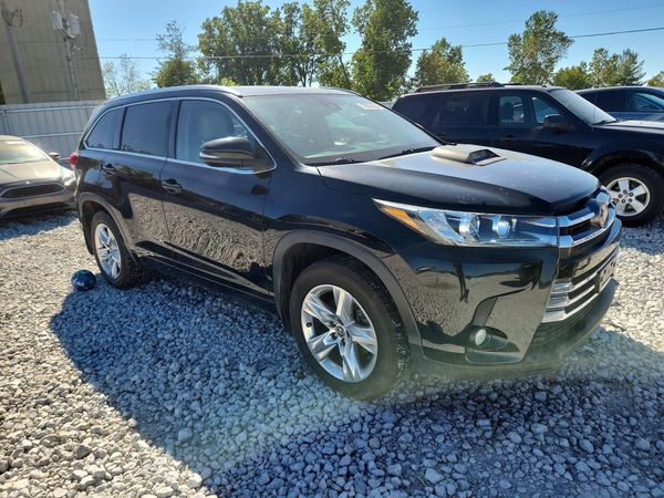 2017 TOYOTA HIGHLANDER Ltd/Ltd Platinum — Passenger 3/4