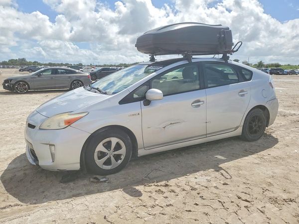 2013 TOYOTA PRIUS — DSFA — Front 3/4