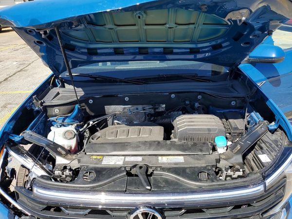 2026 VOLKSWAGEN ATLAS CROSS SPORT SE — Engine bay
