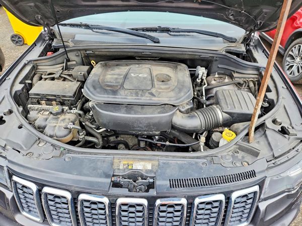 2017 JEEP CHEROKEE Laredo — Engine bay