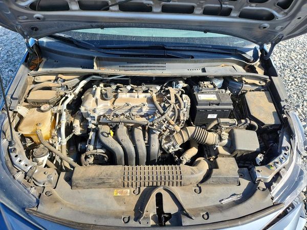 2020 TOYOTA COROLLA L — Engine bay