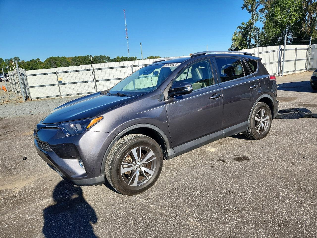 2017 TOYOTA RAV4 XLE — Front 3/4
