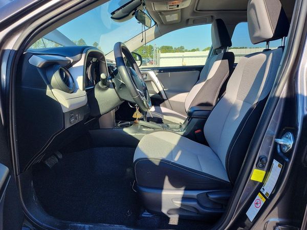 2017 TOYOTA RAV4 XLE — DENT