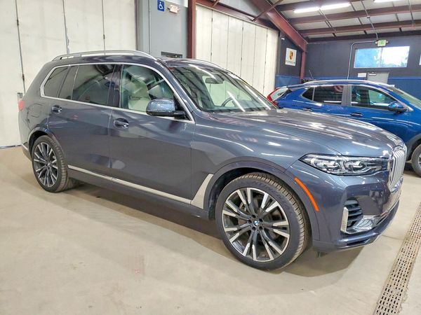 2019 BMW X7 xDrive40i — Passenger 3/4