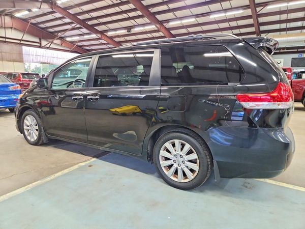 2013 TOYOTA SIENNA — DSRA