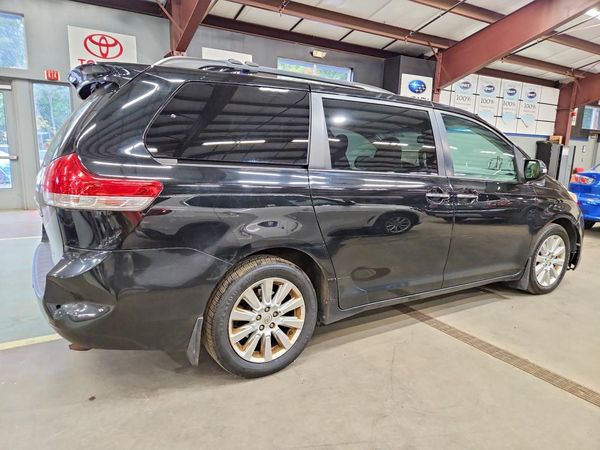 2013 TOYOTA SIENNA — PSRA