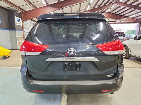 2013 TOYOTA SIENNA — DIRR