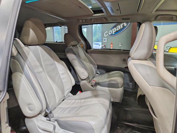 2013 TOYOTA SIENNA — PSRS
