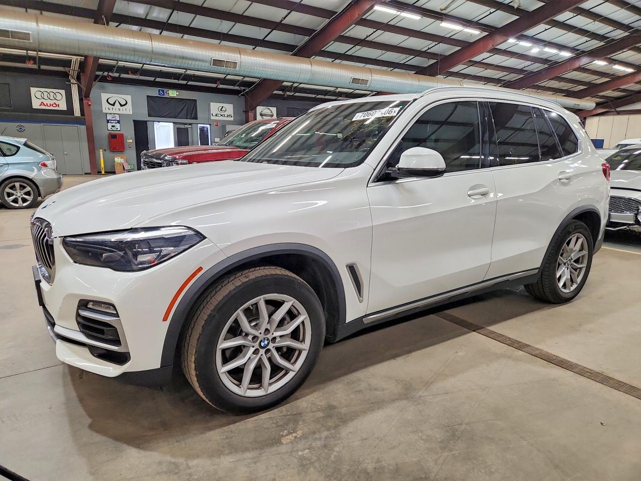 2020 BMW X5 xDrive40i — Front 3/4