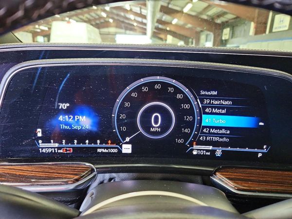 2023 CADILLAC ESCALADE Premium Luxury — ODOM