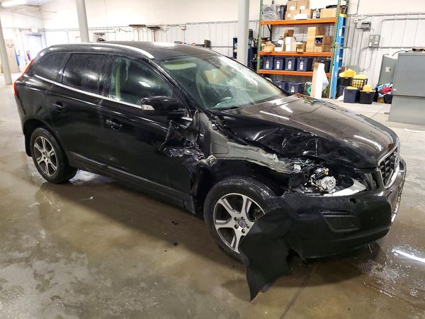 2013 VOLVO XC60 — Passenger 3/4