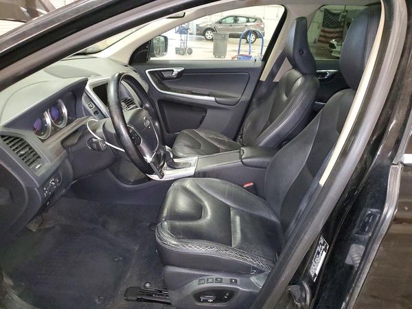 2013 VOLVO XC60 — DENT