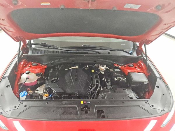 2022 HYUNDAI SANTA FE SEL — Engine bay