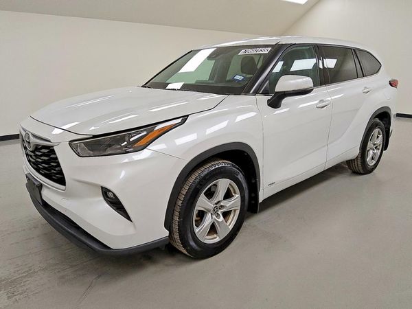 2022 TOYOTA HIGHLANDER — DSFA — Front 3/4
