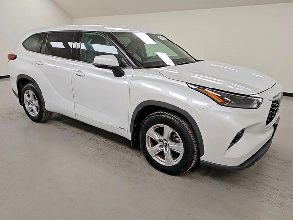 2022 TOYOTA HIGHLANDER LE — Passenger 3/4