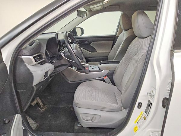 2022 TOYOTA HIGHLANDER LE — DENT