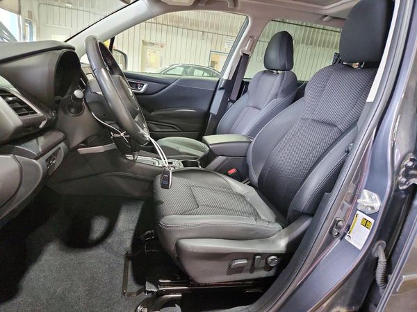 2021 SUBARU FORESTER Premium — DENT