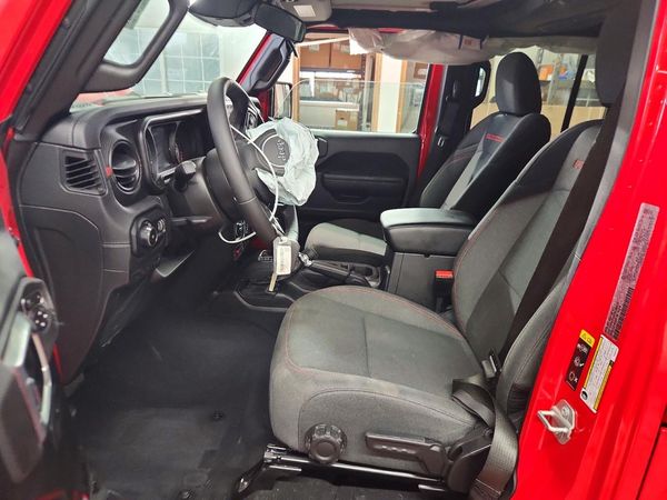 2026 JEEP WRANGLER Rubicon — DENT