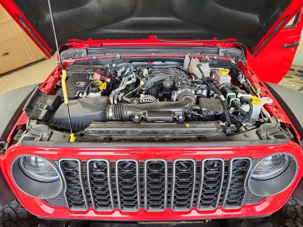 2026 JEEP WRANGLER Rubicon — Engine bay
