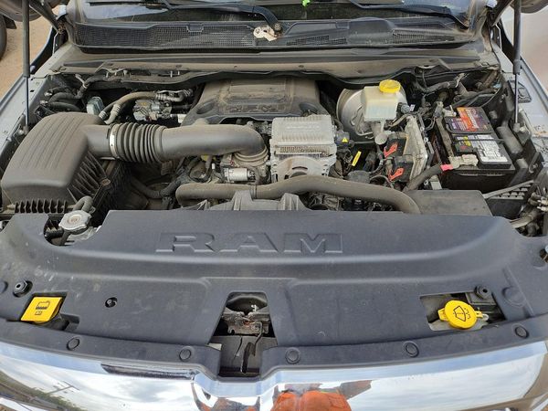 2020 RAM 1500 Laramie — Engine bay
