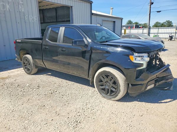 2023 CHEVROLET SILVERADO RST — Passenger 3/4