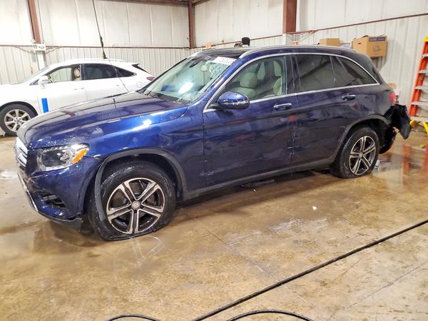 2017 MERCEDES-BENZ GLC — DSFA — Front 3/4