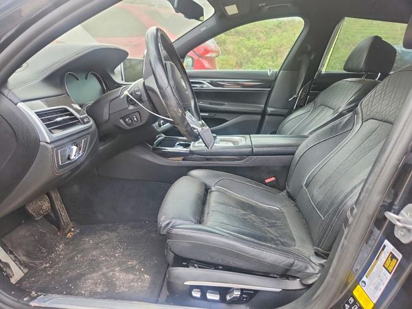 2017 BMW 750 xDrive — DENT