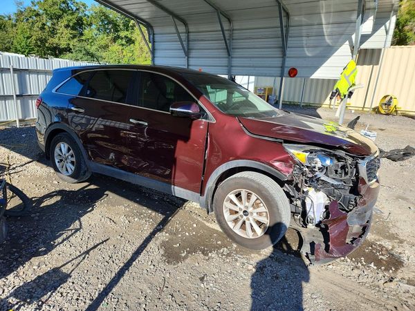 2020 KIA SORENTO L, LX, S — Passenger 3/4