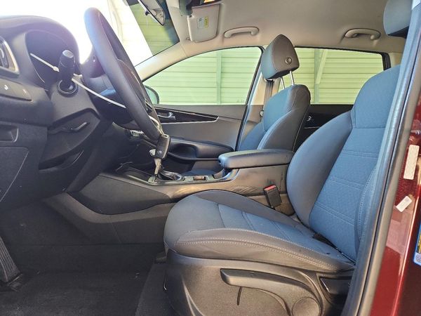 2020 KIA SORENTO L, LX, S — DENT