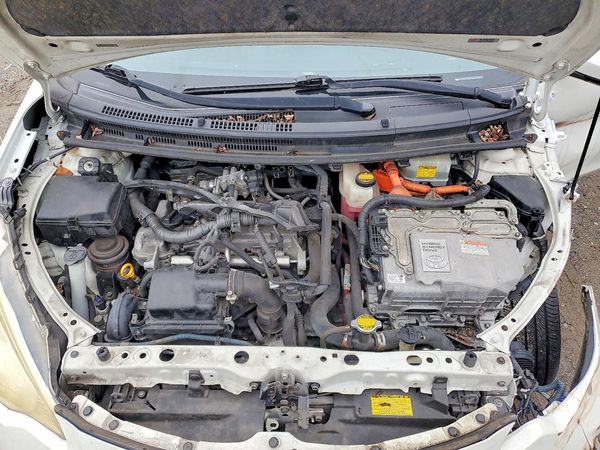 2012 TOYOTA PRIUS — Engine bay