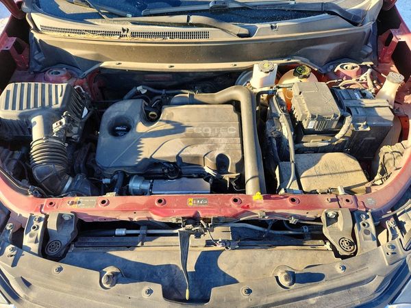 2018 CHEVROLET EQUINOX LT (1LT) — Engine bay