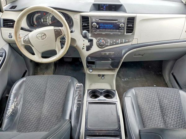 2012 TOYOTA SIENNA — CKPT