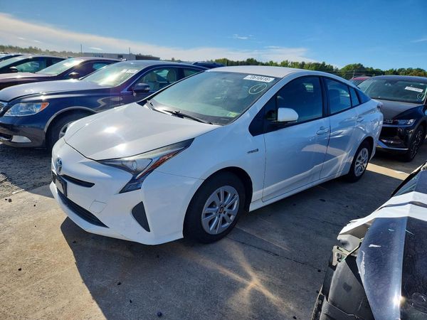 2016 TOYOTA PRIUS — DSFA — Front 3/4