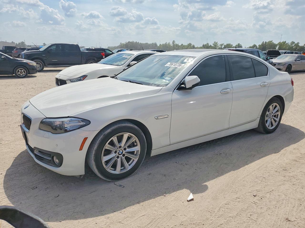 2015 BMW 528 — Front 3/4