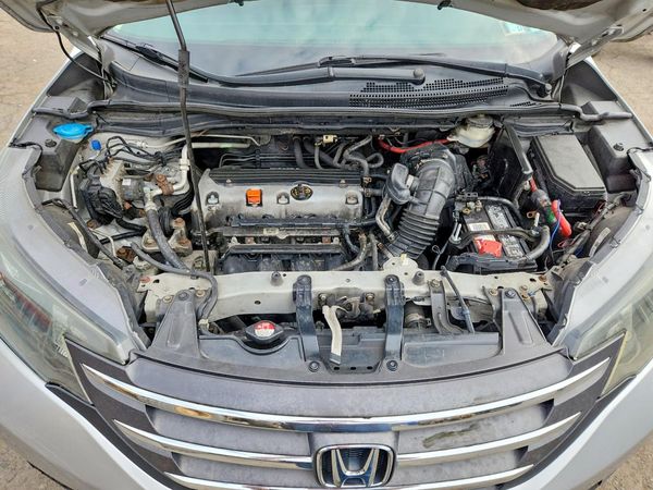 2013 HONDA CRV LX — Engine bay