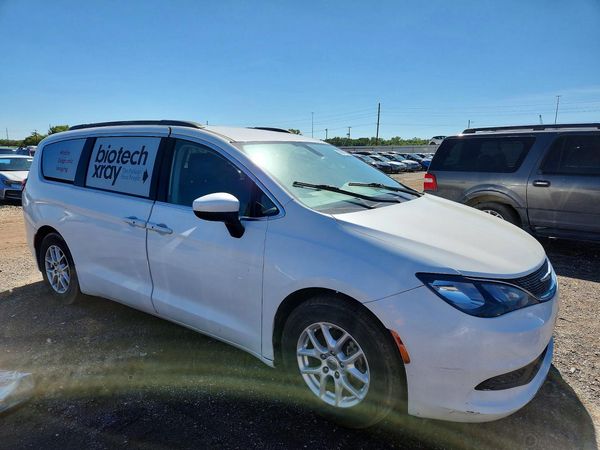 2021 CHRYSLER VOYAGER LXI — Passenger 3/4