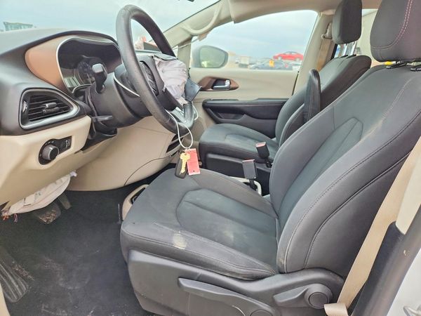 2019 CHRYSLER PACIFICA L — DENT
