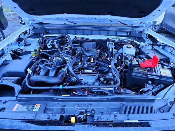 2024 FORD BRONCO Outer Banks — Engine bay