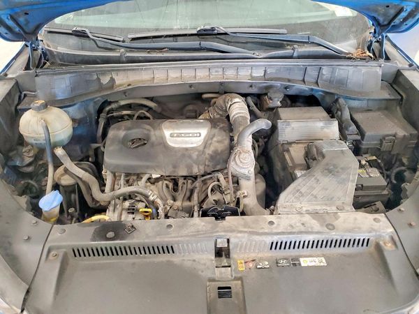 2017 HYUNDAI TUCSON — Engine bay