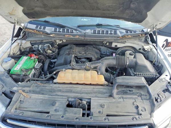 2018 FORD F150 — Engine bay