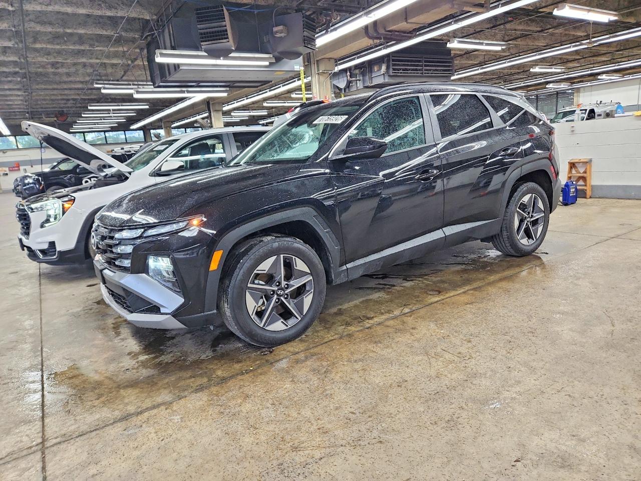 2026 HYUNDAI TUCSON SEL, SEL Plus — Front 3/4