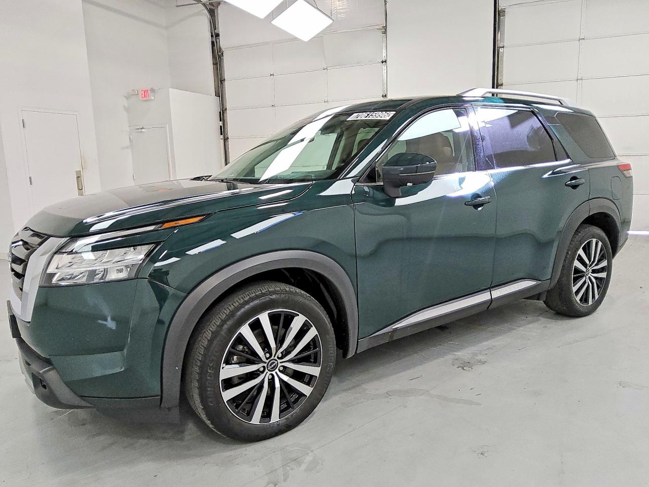2023 NISSAN PATHFINDER PLATINUM — Front 3/4
