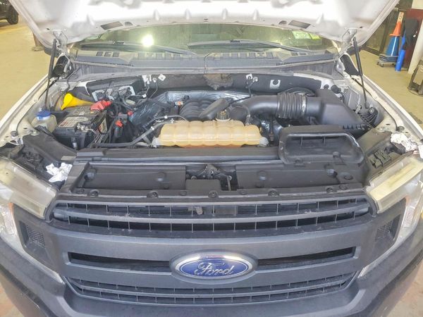 2018 FORD F150 — Engine bay