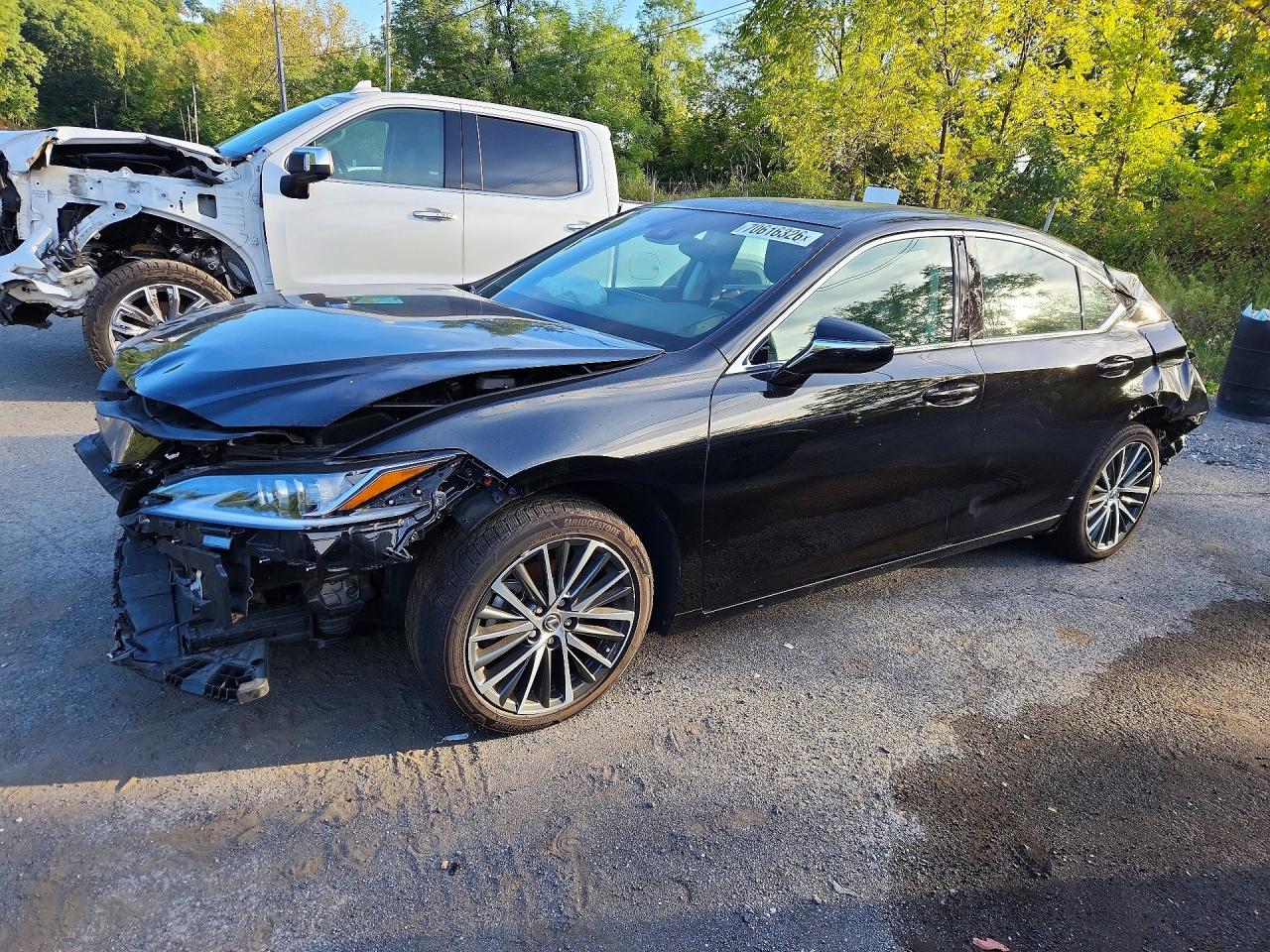 2023 LEXUS ES 300H 300h Premium — Front 3/4