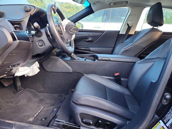 2023 LEXUS ES 300H 300h Premium — DENT