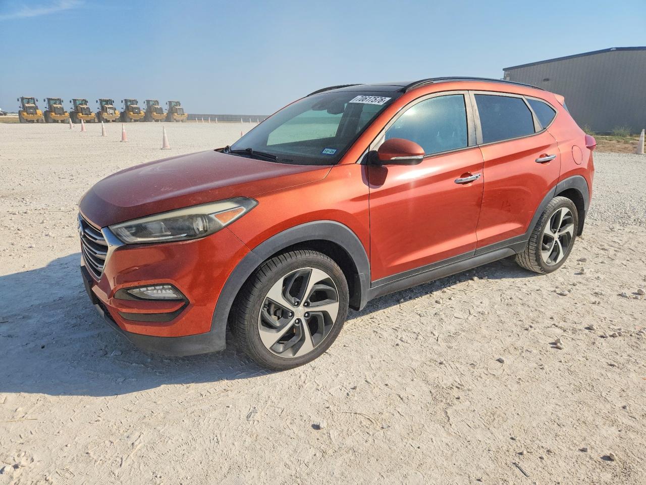 2016 HYUNDAI TUCSON — Front 3/4