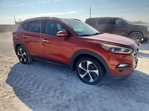 2016 HYUNDAI TUCSON — Passenger 3/4