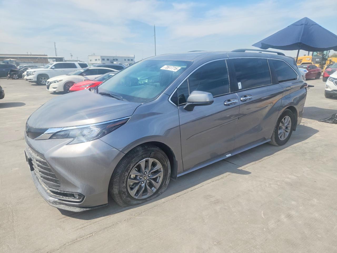 2026 TOYOTA SIENNA XLE — Front 3/4