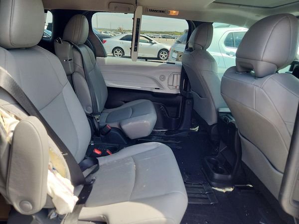 2026 TOYOTA SIENNA XLE — PSRS